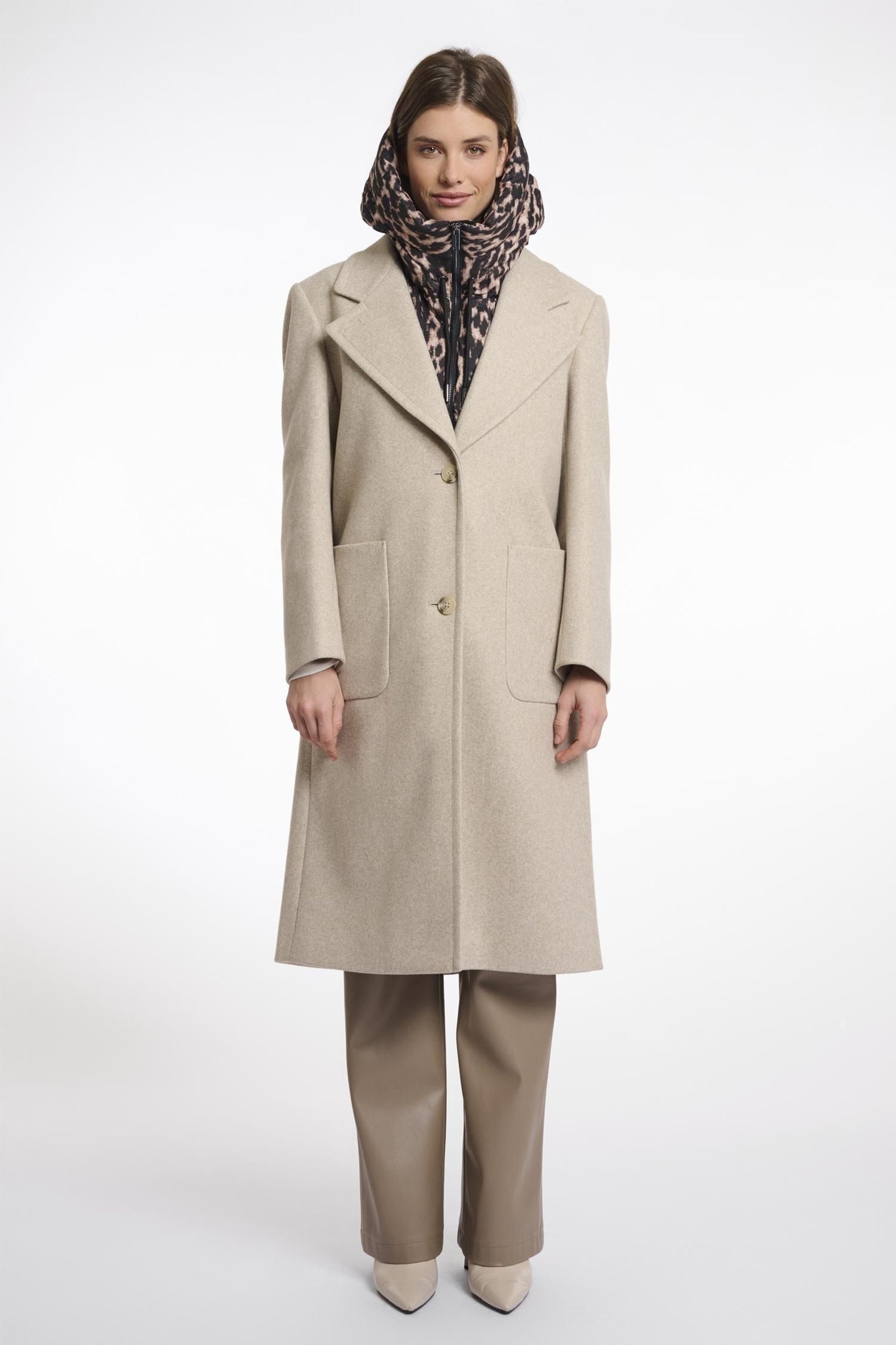 Rino & Pelle - Tabita Padded Bib - Leopard