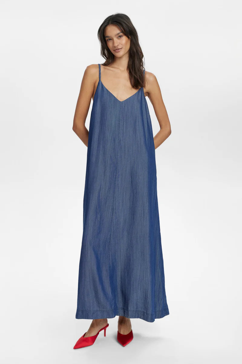 Numph - Nuhermione Dress - Medium Blue Denim